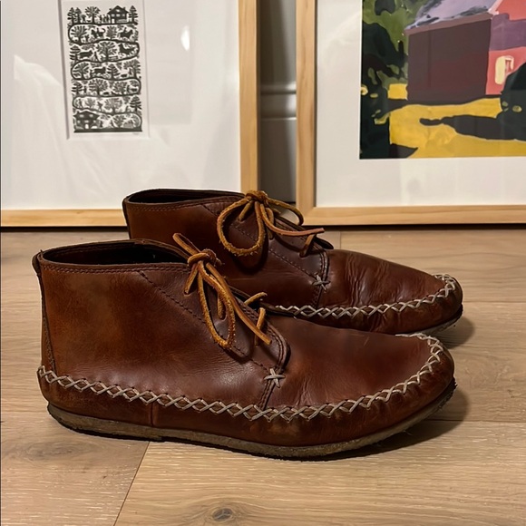 Adorable Danner Moccasins with leather Laces - Picture 1 of 9
